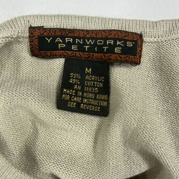 Yarnworks tan petite sweater Women’s sleeveless shirt size medium - Picture 3 of 3